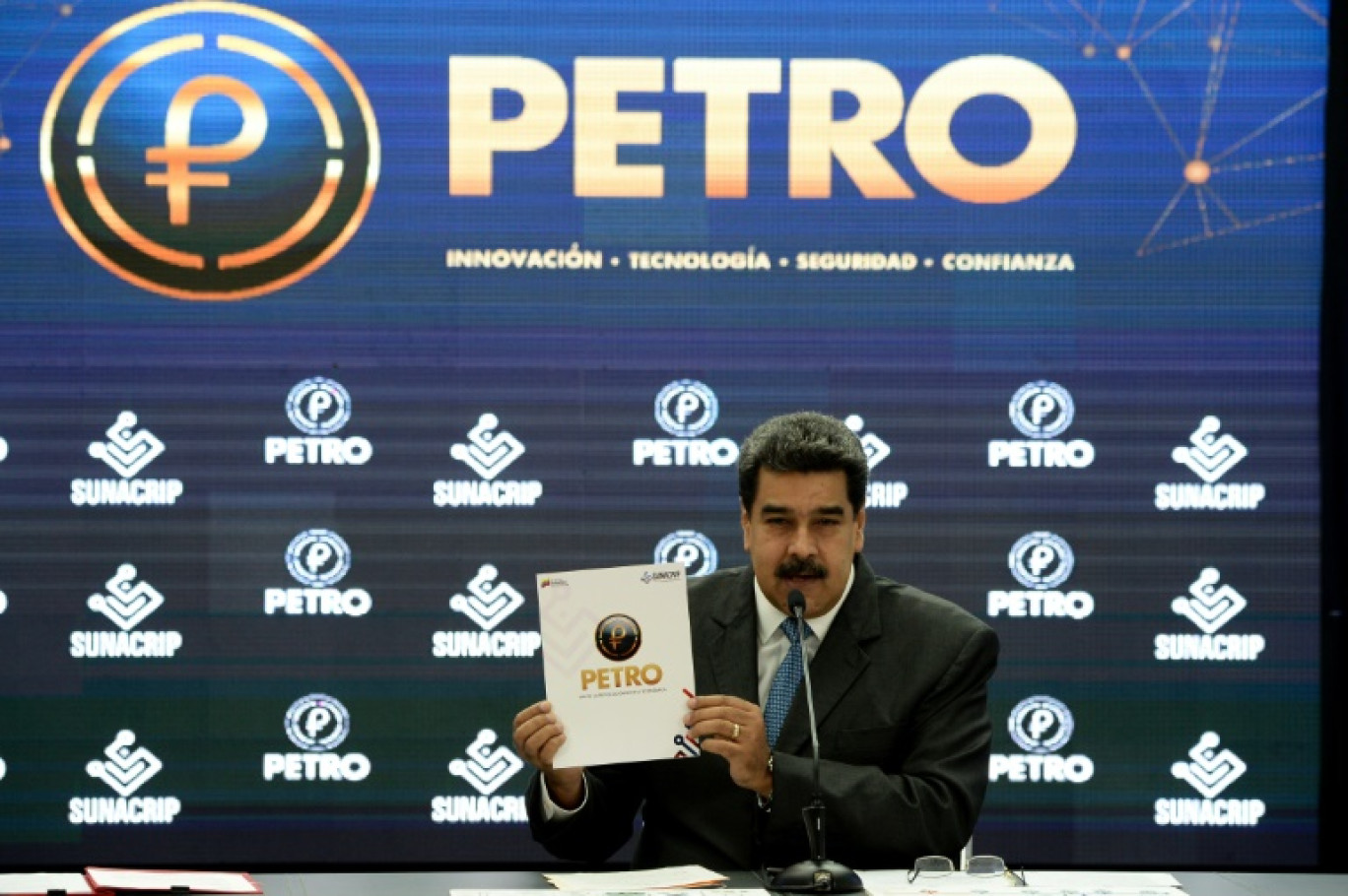 Le président vénézuélien Nicolas Maduro lors d'une conférence de presse pour le lancement de la cryptomonnaie Petro, le 1er octobre 2018 à Caracas © Federico PARRA