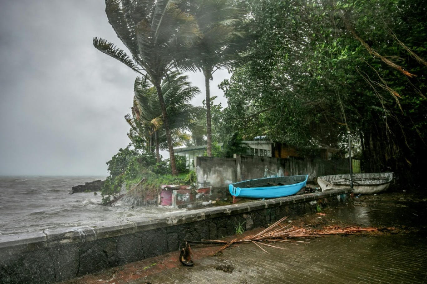 Rafales de vent à Mahébourg provoquées par le cyclone Belal, le 15 janvier 2024 à l'île Maurice © Laura Morosoli