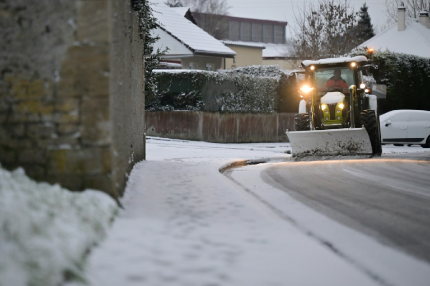 Un tiers nord de la France sera concerné par de la neige et du verglas à partir de la nuit de mardi à mercredi © Lou Benoist