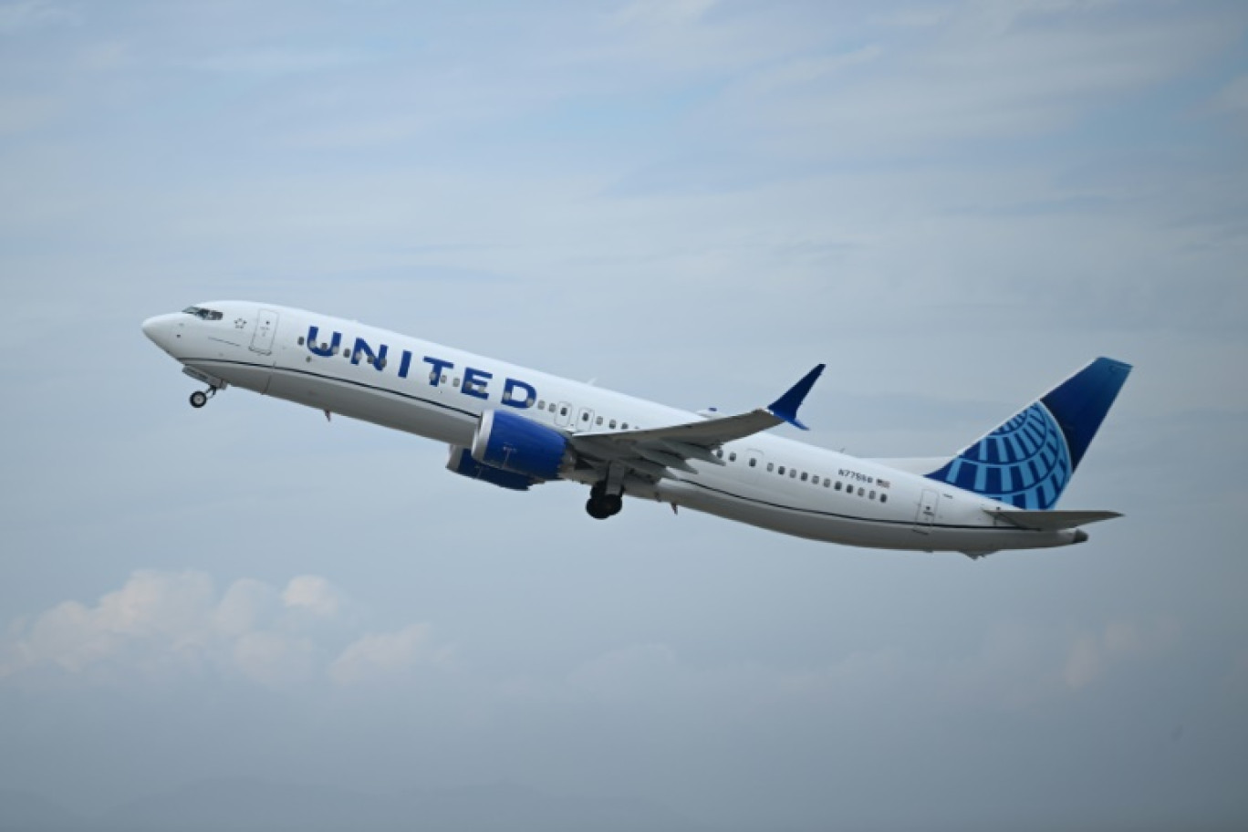 Un Boeing 737 MAX 9 de la compagne United Airlines décolle de l'aéroport de Los Angeles, le 11 septembre 2023 © Patrick T. Fallon