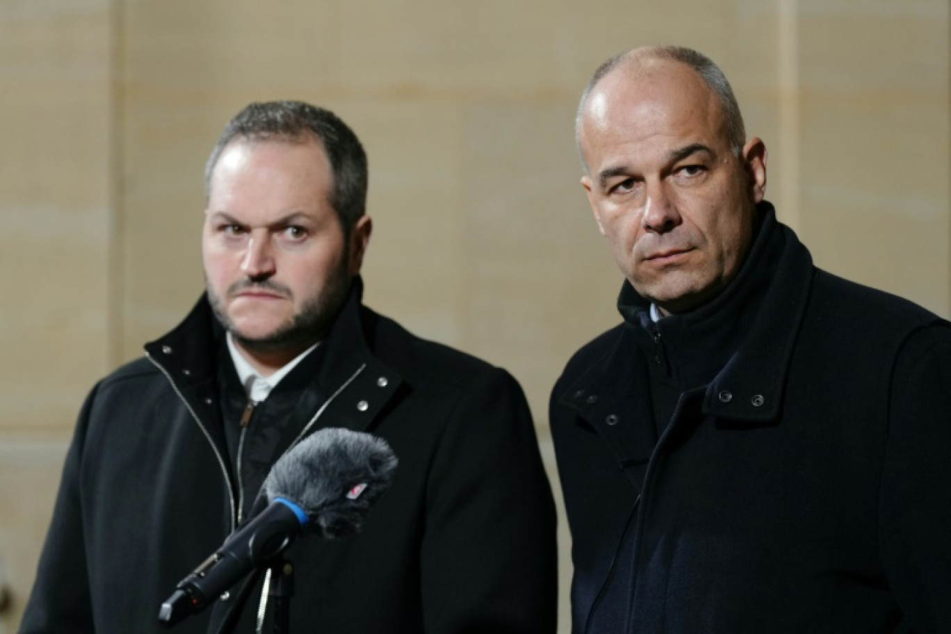 Arnaud Rousseau (droite), président de la FNSEA et Arnaud Gaillot, président des Jeunes agriculteurs le 22 janvier 2024 à Paris lors d'une déclaration à la presse © Dimitar DILKOFF