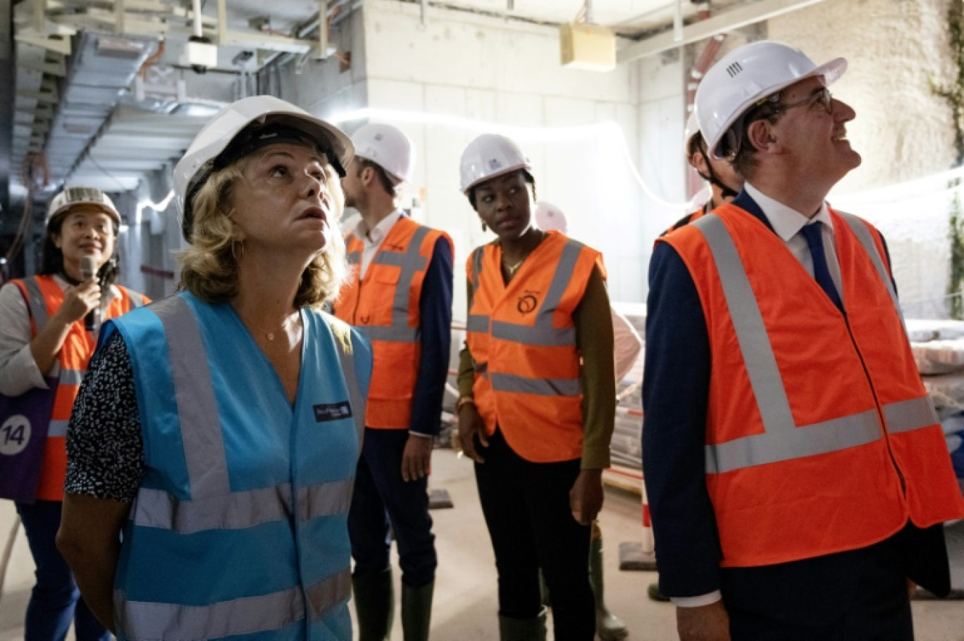 Le pdg de la RATP Jean Castex, à droite, et la présidente d'Ile-de-France Mobilités Valérie Pécresse, à gauche sur le site de construction de la ligne 14 du métro à Chevilly-Larue, dans le Val-de-Marne, le 12 juin 2023 © ALAIN JOCARD