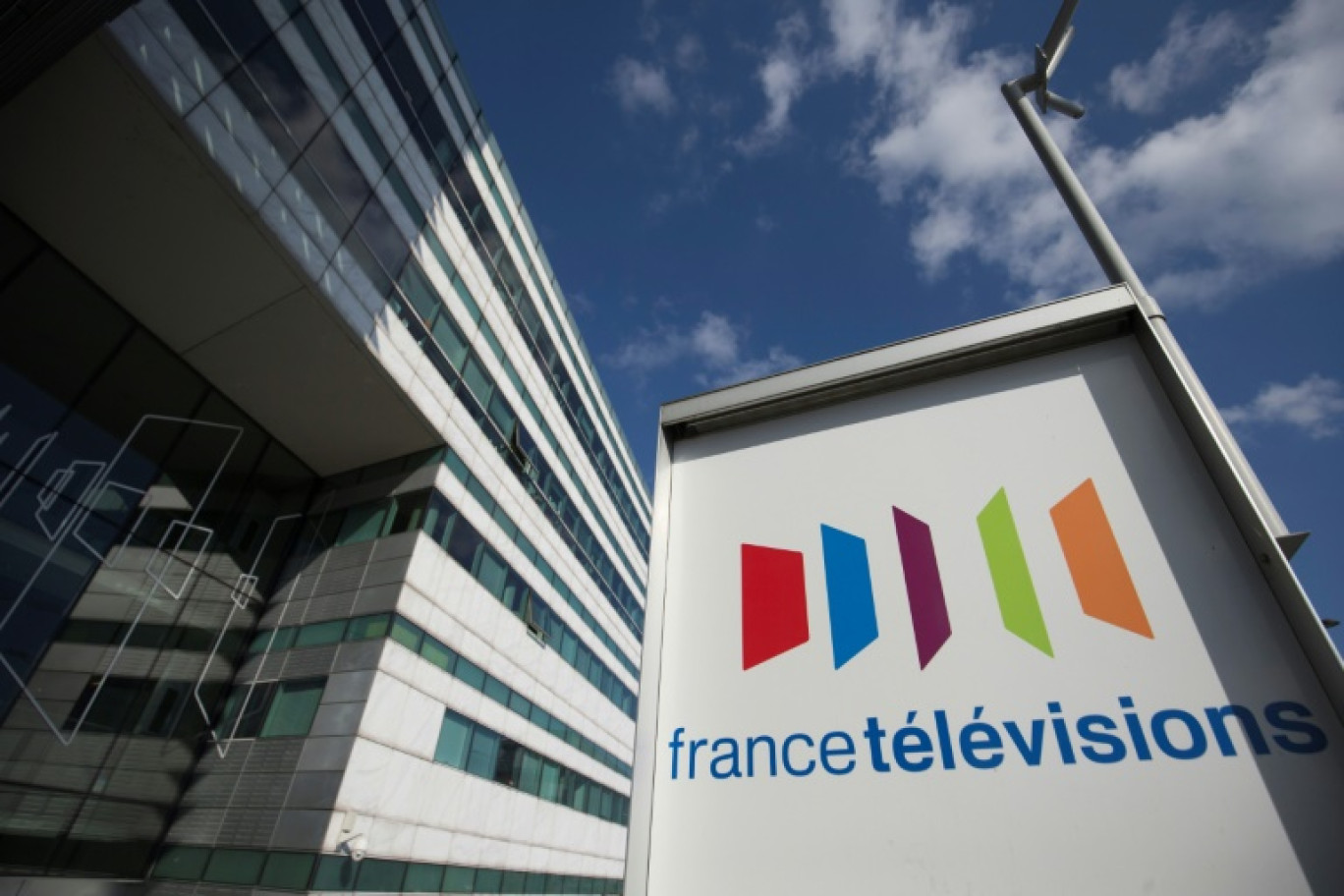 La décision de la direction de France Télévisions de faire une pause sur la diffusion de portraits politiques, avant les européennes, suscite des critiques © JOEL SAGET