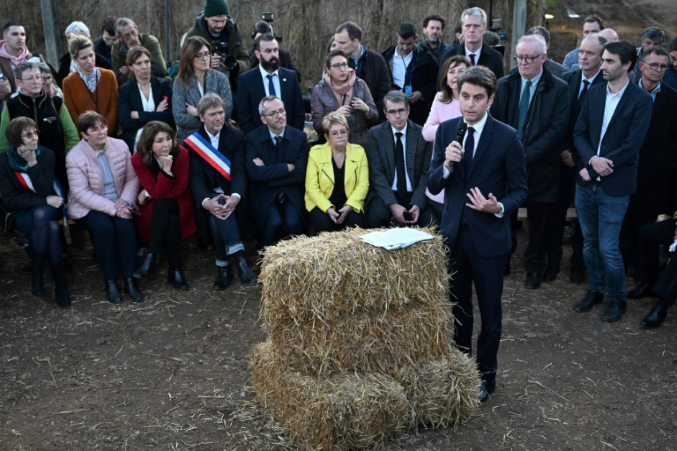 Le Premier ministre Gabriel Attal s'exprime lors de la visite d'une ferme à Montastruc-de-Salies, le 26 janvier 2024 en Haute-Garonne © Miguel MEDINA