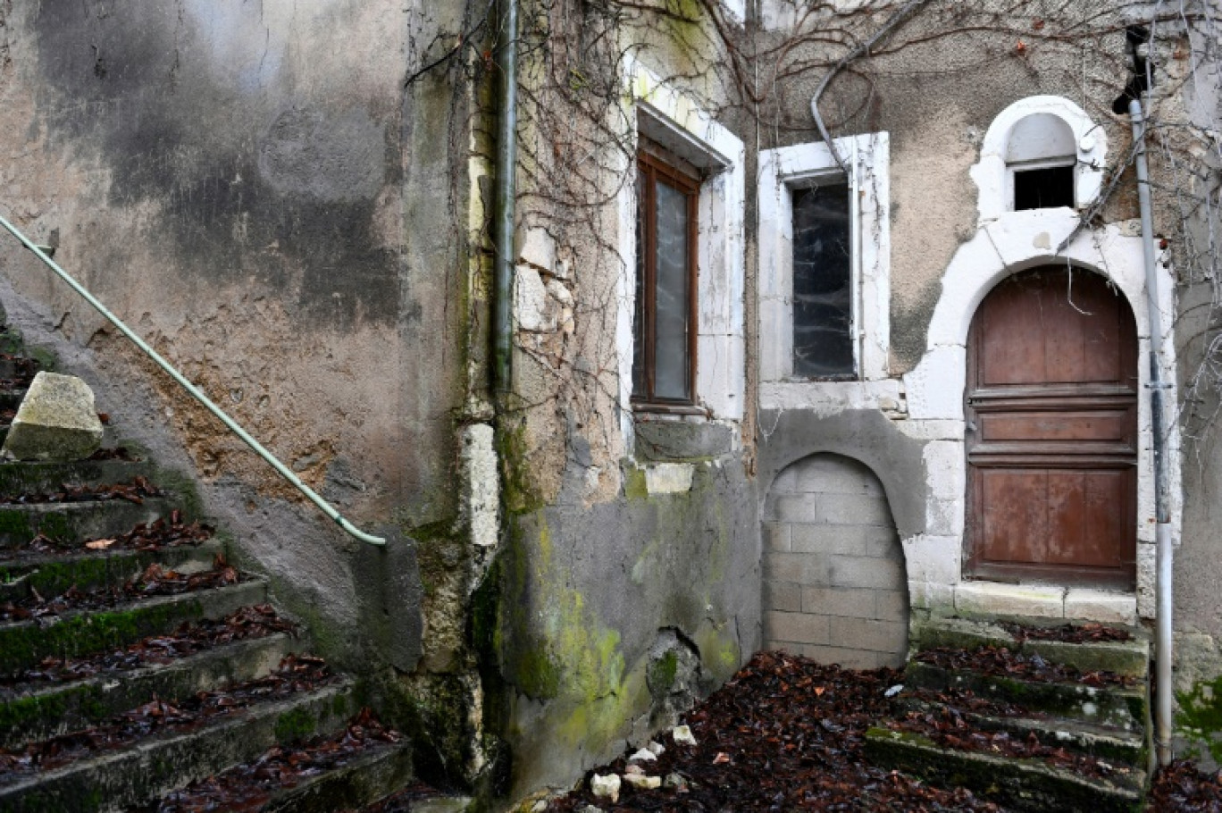 Une maison à l'abandon à Vaucouleurs, le 26 janvier 2024 dans la Meuse © Jean-Christophe VERHAEGEN