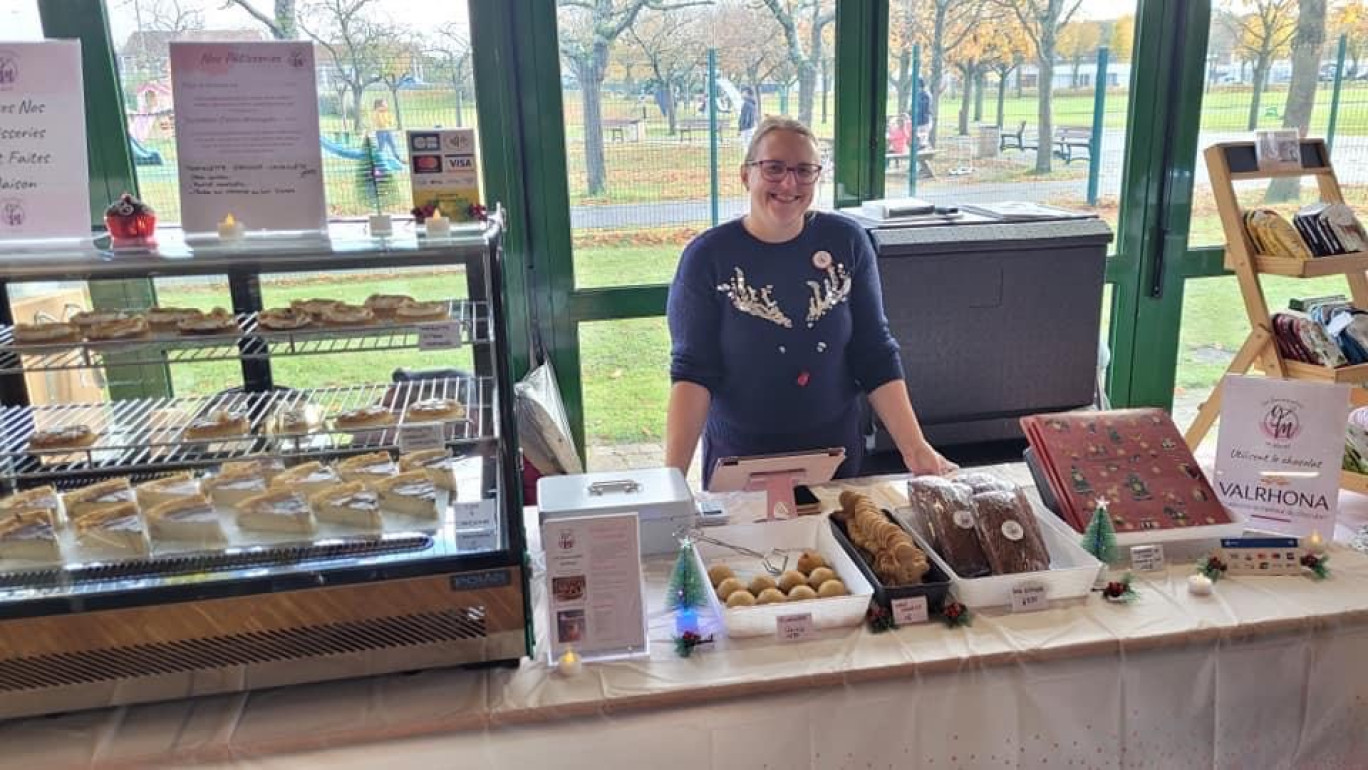 Marguerite Kasperek vend ses pâtisseries également sur divers marchés locaux.