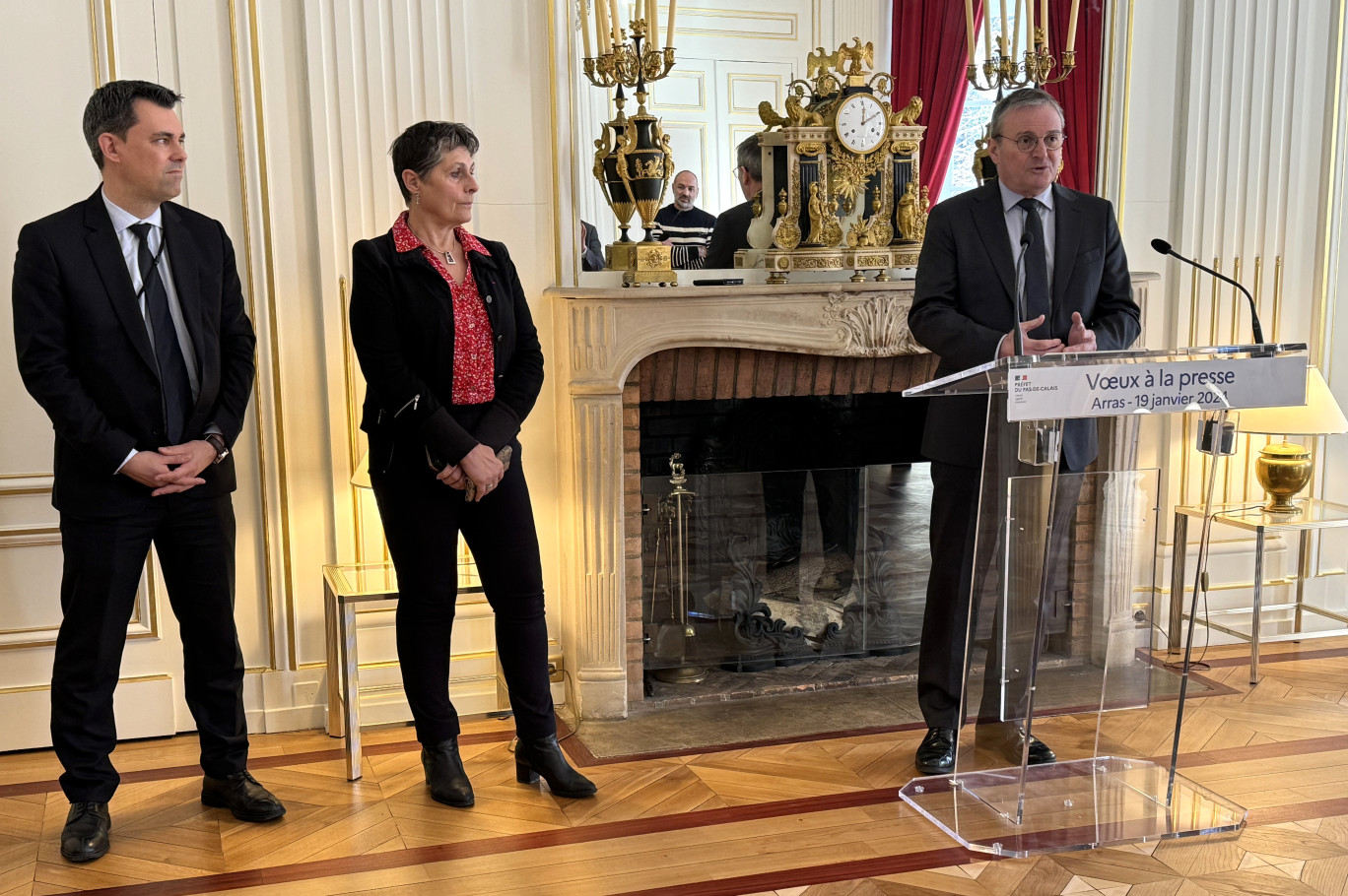 François Flahaut, sous-préfet en charge de la cohésion sociale et de la jeunesse, secrétaire général adjoint, Hélène Girardot, directrice de cabinet, et Jacques Billant, préfet du Pas-de-Calais.