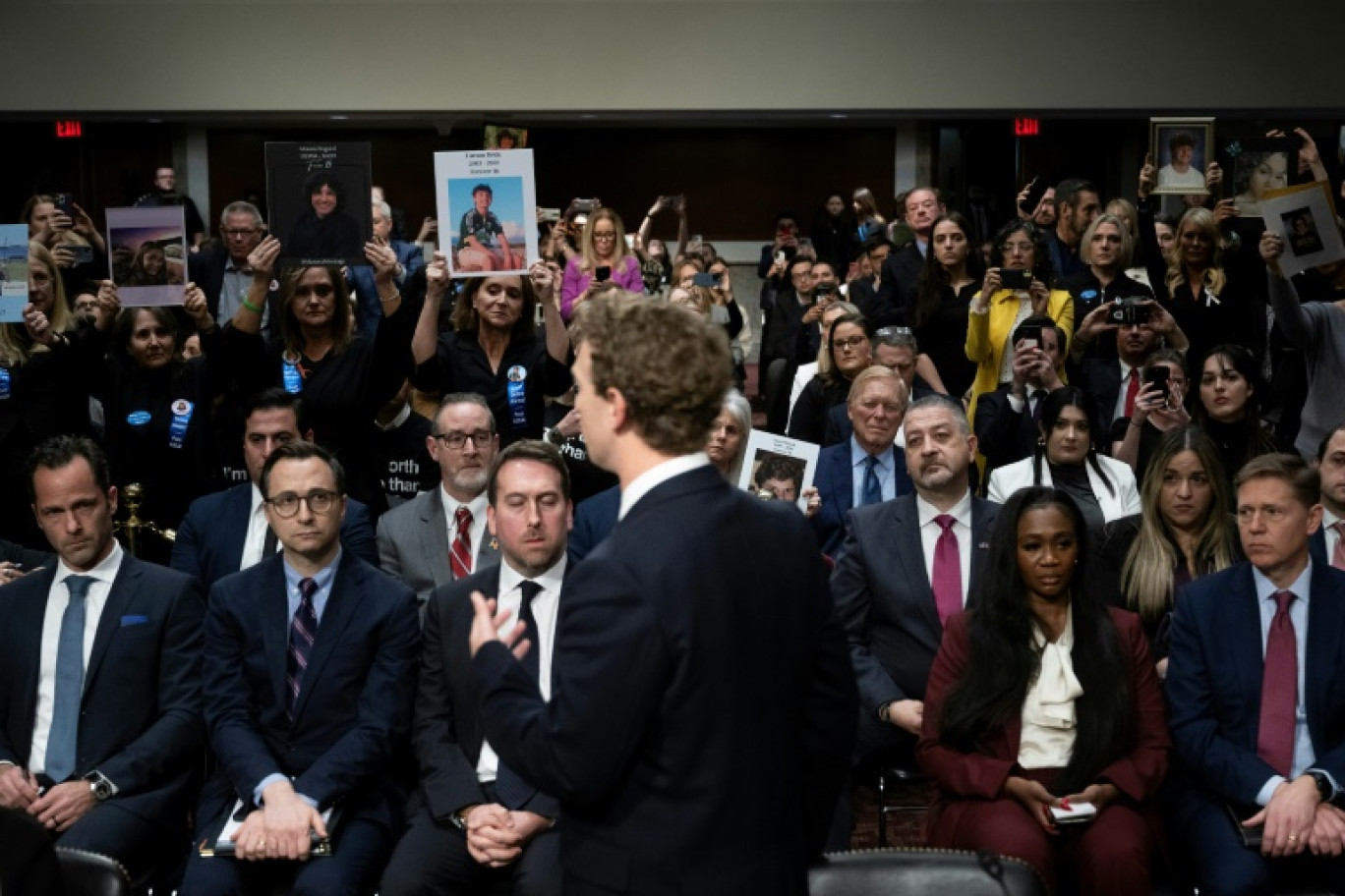 Mark Zuckerberg, patron de Meta, s'excuse auprès des victimes et des familles de victimes des dangers des réseaux sociaux à Washington, le 31 janvier 2024 © Brendan Smialowski