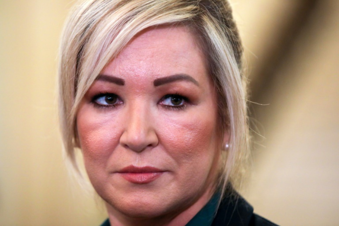 La future Première ministre nord-irlandaise et patronne du Sinn Fein nord-irlandais Michelle O'Neill lors d'une conférence de presse au parlement de Stormont le 30 janvier 2024 © Paul Faith