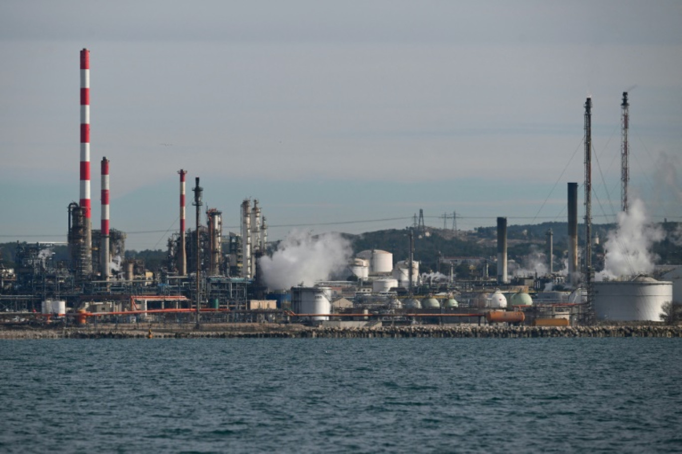 Une raffinerie Port-de-Bouc (Bouches-du-Rhône), le 7 décembre 2023 © Christophe SIMON