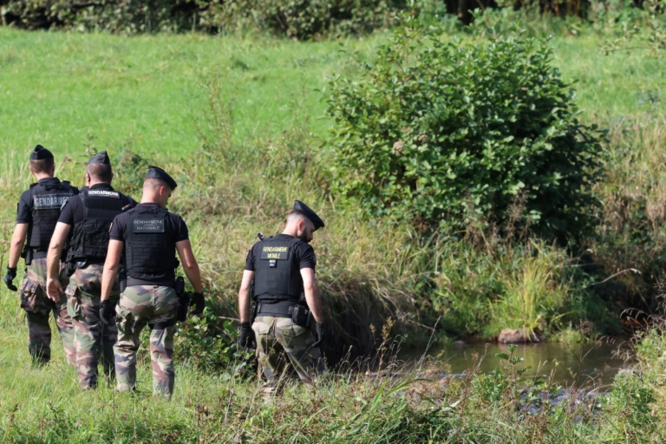 Des gendarmes participent à une battue pour retrouver l'adolescente disparue Lina, le 28 septembre 2023 à Saint-Blaise-la-Roche, dans le Bas-Rhin © Frederick FLORIN