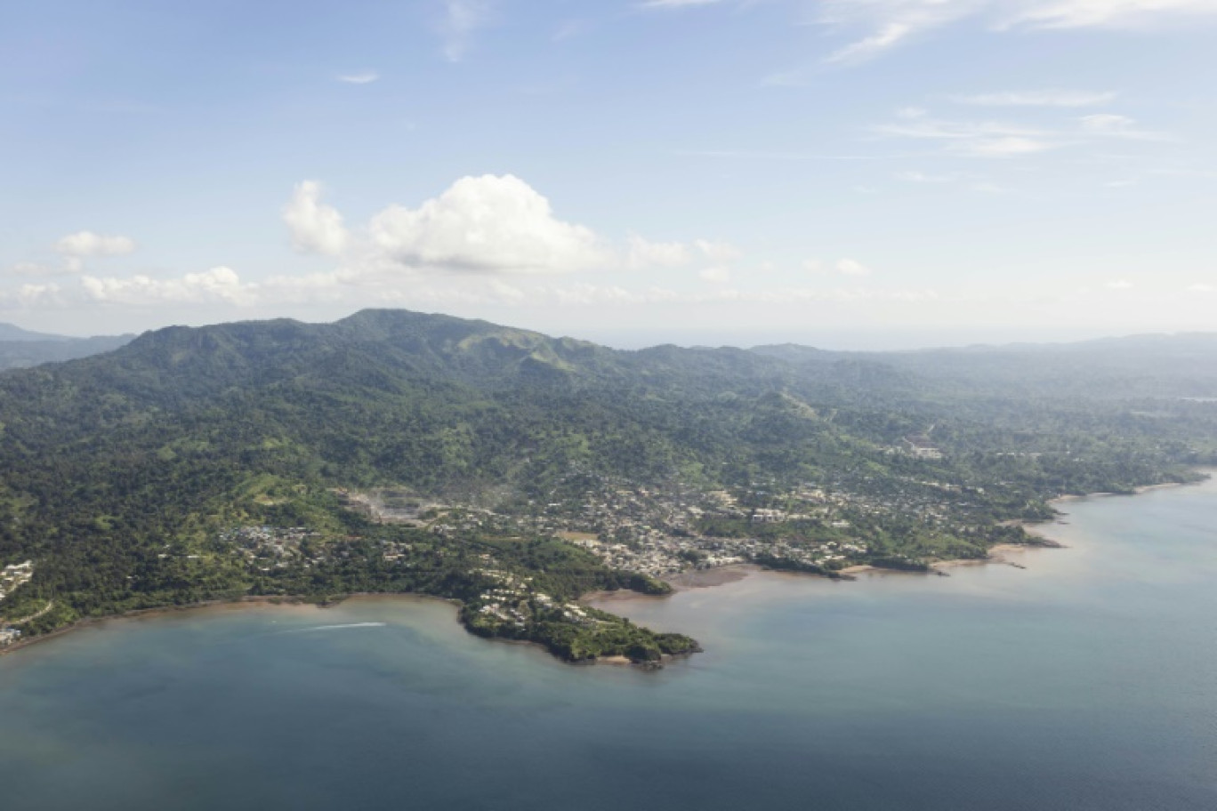 Vue aérienne de l'île de Mayotte dans l'océan indien © Patrick Meinhardt