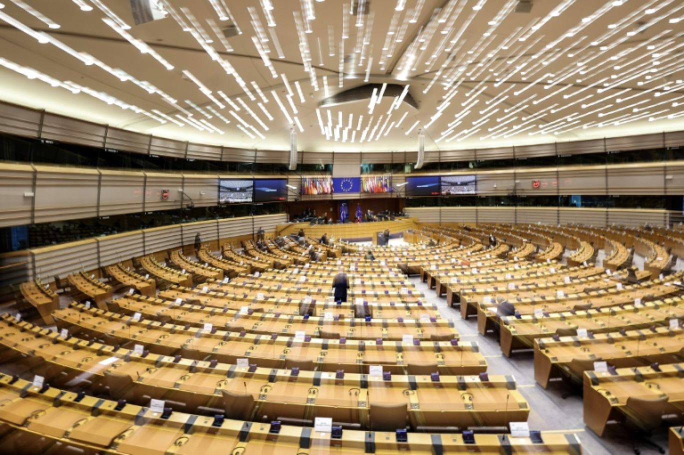 Le Parlement européen à Bruxelles, le 26 avril 2021 © Kenzo TRIBOUILLARD