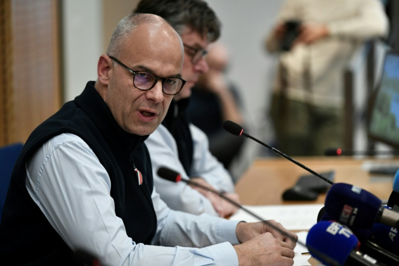 Le président de la FNSEA Arnaud Rousseau, lors d'une conférence de presse à Paris, entouré d'autres représentants syndicaux d'agriculteurs, le 1er février 2024 © STEPHANE DE SAKUTIN