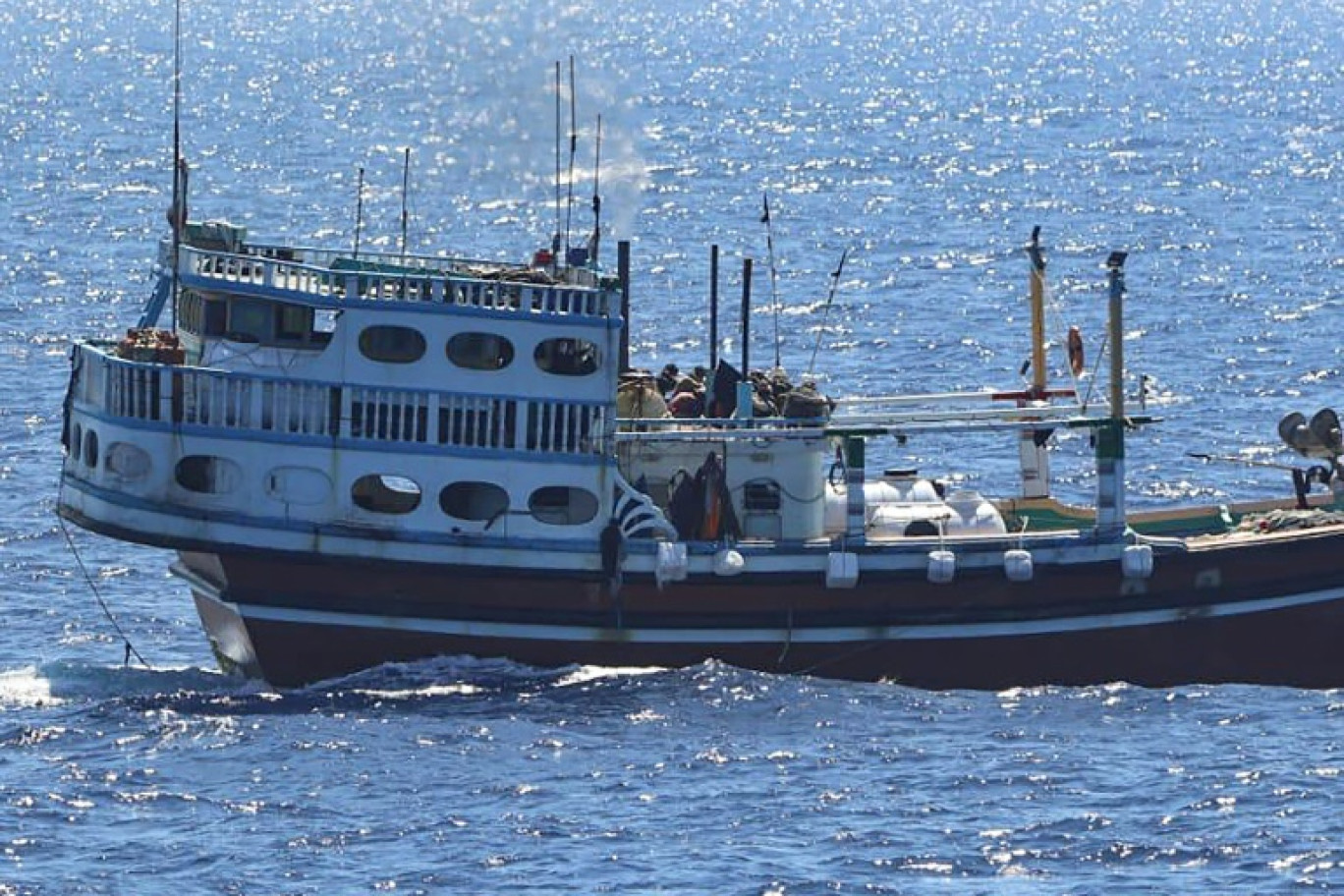 Photo diffusée le 29 janvier 2024 par la marine indienne montrant un navire de pêche iranien après sa libération par la marine indienne, au large des côtes somaliennes, dans l'océan Indien © -