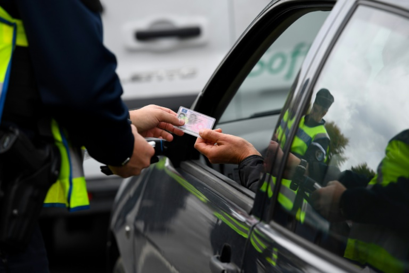 Gérald Darmanin a annoncé la généralisation sur tout le territoire, et pour les automobilistes qui en feront la demande, du permis de conduite dématérialisé © Damien MEYER