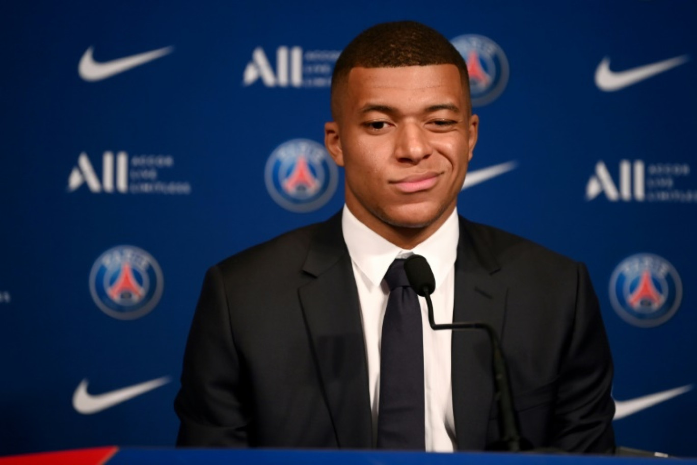 L'attaquant du PSG Kylian Mbappé en conférence de presse le 23 mai 2022 au Parc des Princes © FRANCK FIFE