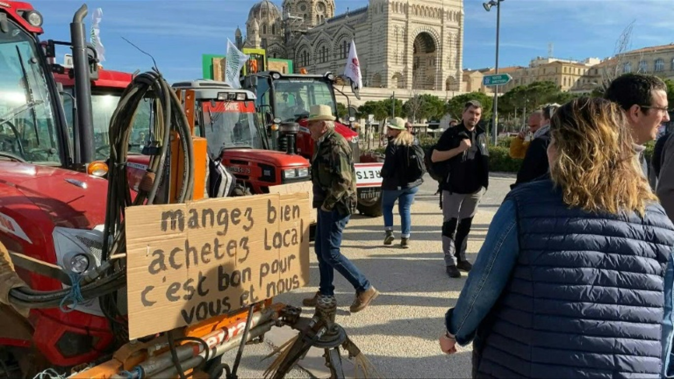 Des agriculteurs manifestent à Marseille, le 19 février 2024 © CLEMENT MAHOUDEAU