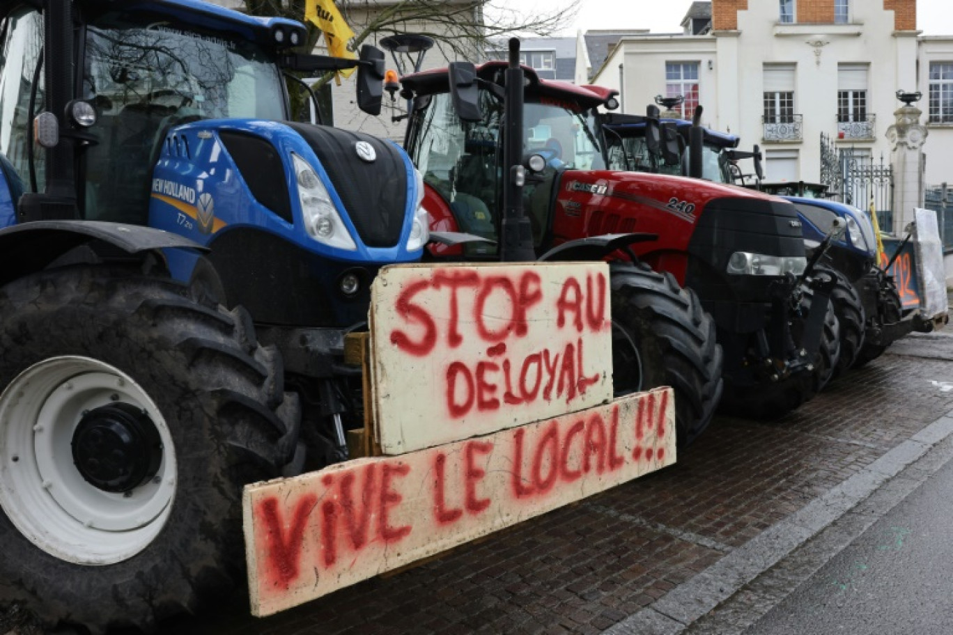 Des agriculteurs avec leurs tracteurs manifestent à Arras, dans le Pas-de-Calais, le 22 février 2024 © Denis CHARLET