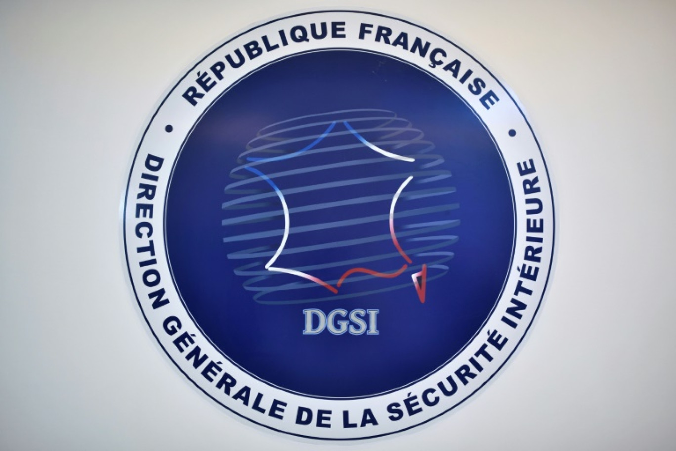 Dans un contexte géopolitique tendu et à quelques mois des JO de Paris, les services de renseignement intérieur français (DGSI) appellent les forces de l'ordre à faire remonter tous les "signaux faibles" d'ingérences menées par la Russie © STEPHANE DE SAKUTIN