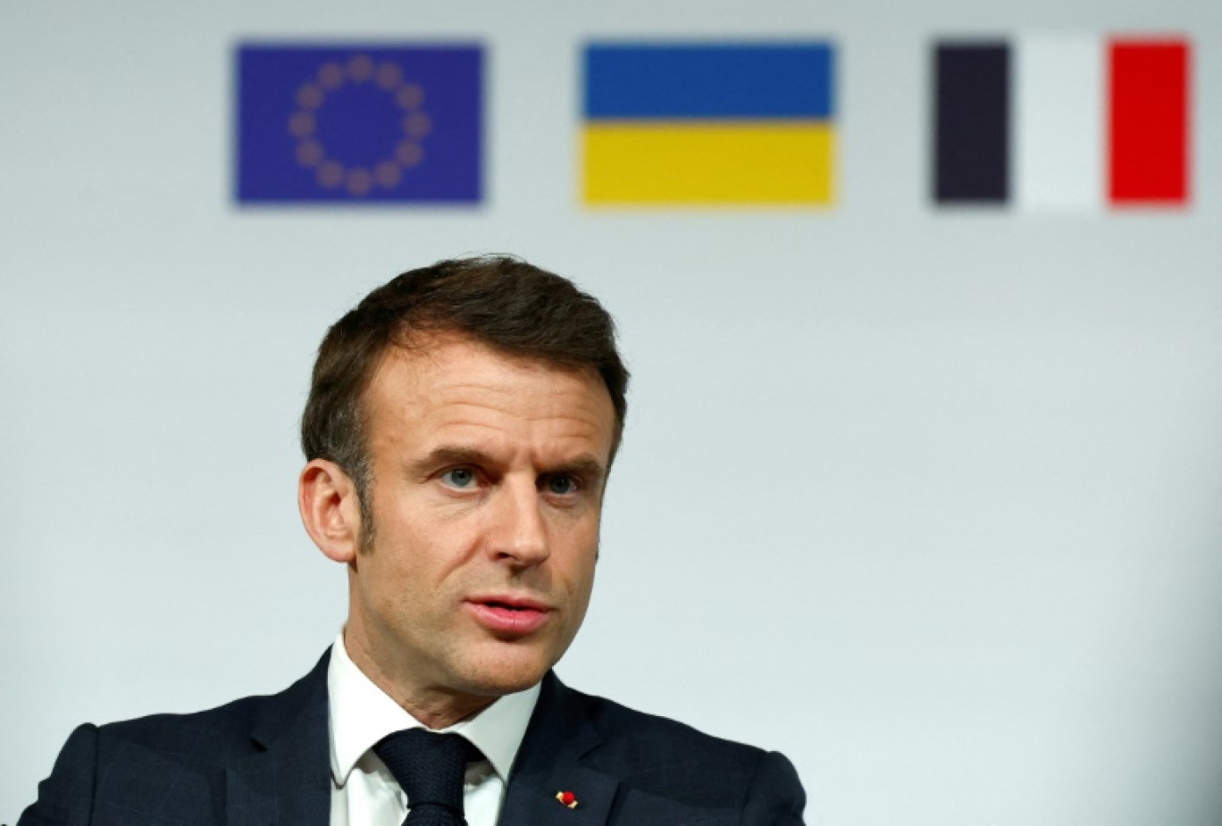 Le président Emmanuel Macron s'exprime après une réunion internationale consacrée à l'Ukraine à l'Elysée, le 26 février 2024 à Paris © GONZALO FUENTES