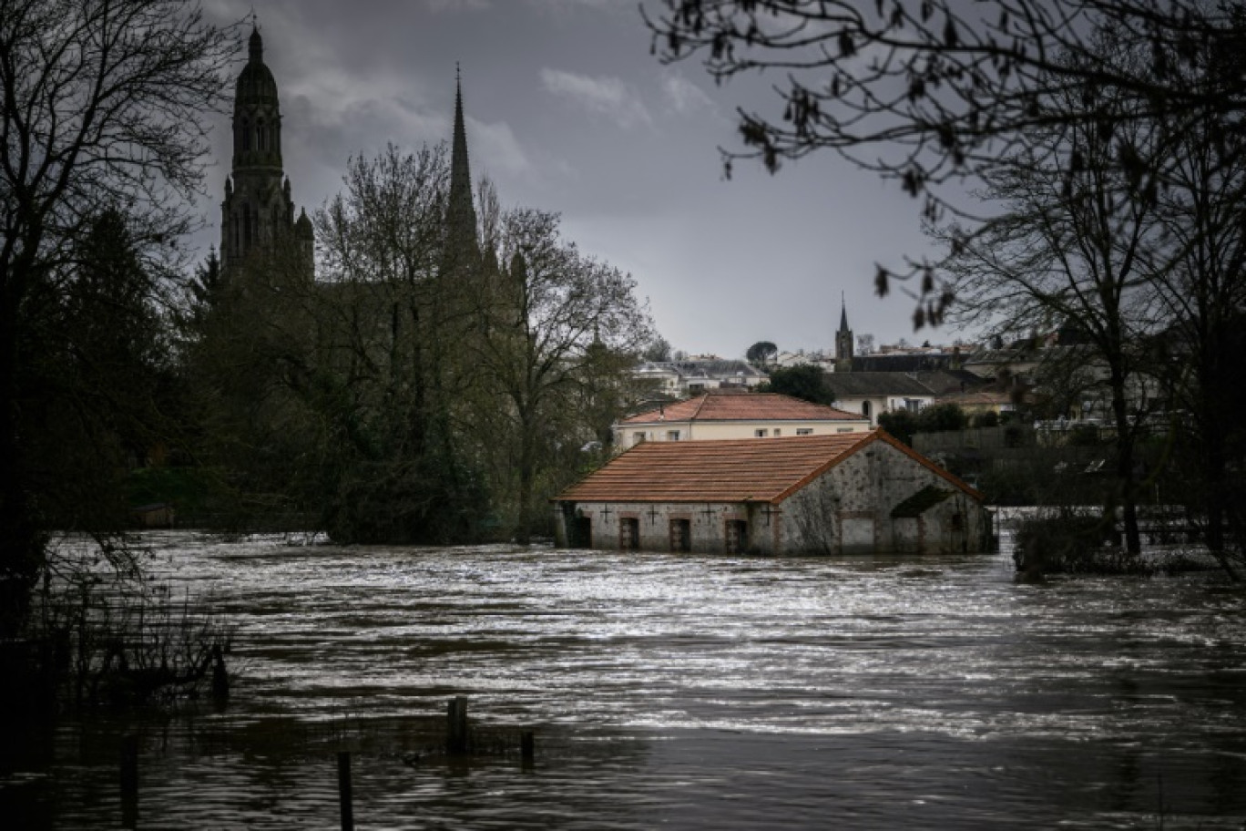 Inondations à Saint-Laurent-sur Sèvre après une crue de la Sèvre-Nantaise en raison de fortes pluies, le 23 février 2024 en Vendée © LOIC VENANCE