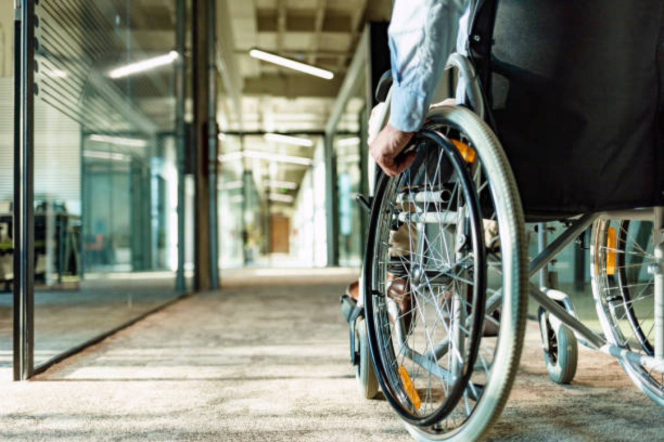 Rendre les locaux accessibles aux PMR. 