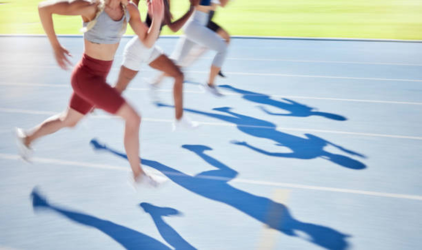 Derrière la course à la médaille se dévoile souvent une vraie précarité pour nombre de sportifs de haut niveau en France.