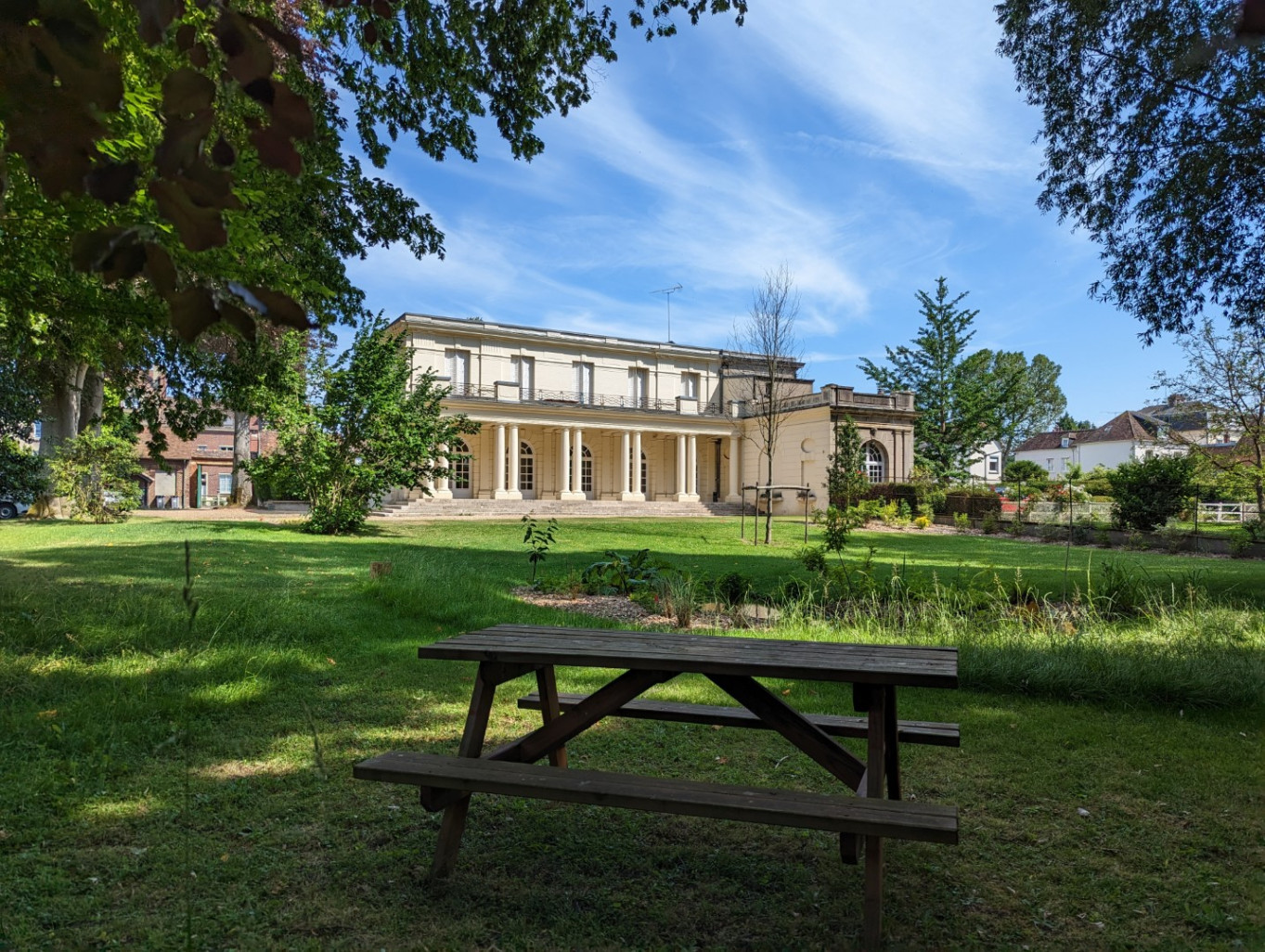 La salle Saint-Louis permet de dépaysement, au coeur de Beauvais.