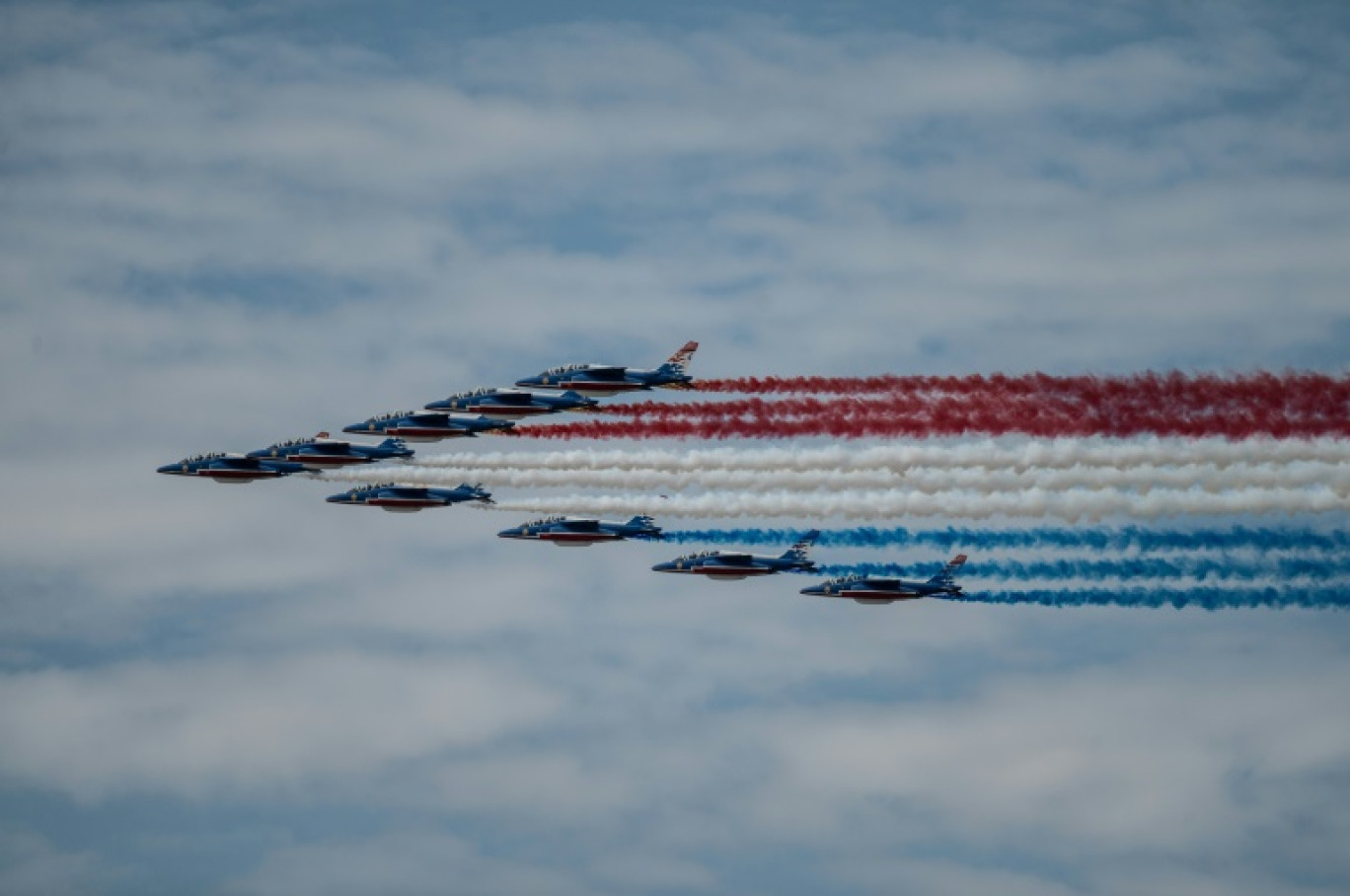 La Patrouille de France survole Paris lors du défilé du 14 juillet 2023 © Martin BUREAU