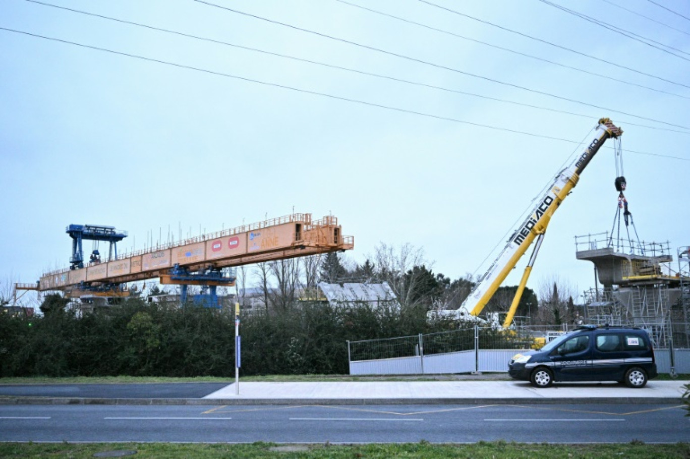 Le tablier d'un pont de métro en construction effondré à Toulouse le 4 mars 2024 © Lionel BONAVENTURE