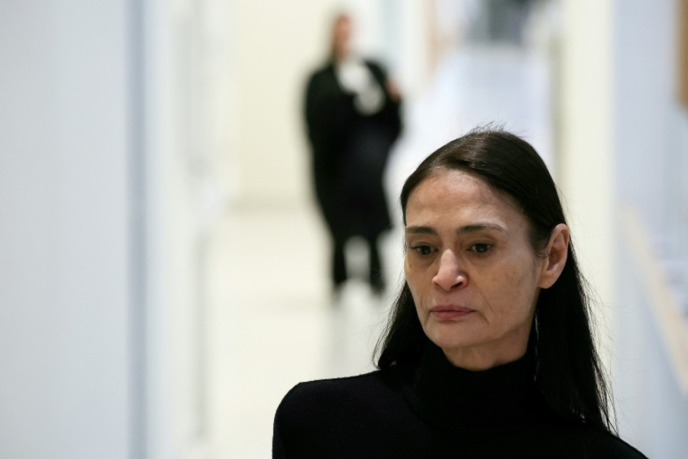 L'actrice britannique Charlotte Lewis arrive au palais de justice des Batignolles, à Paris le 5 mars 2024 © Alain JOCARD