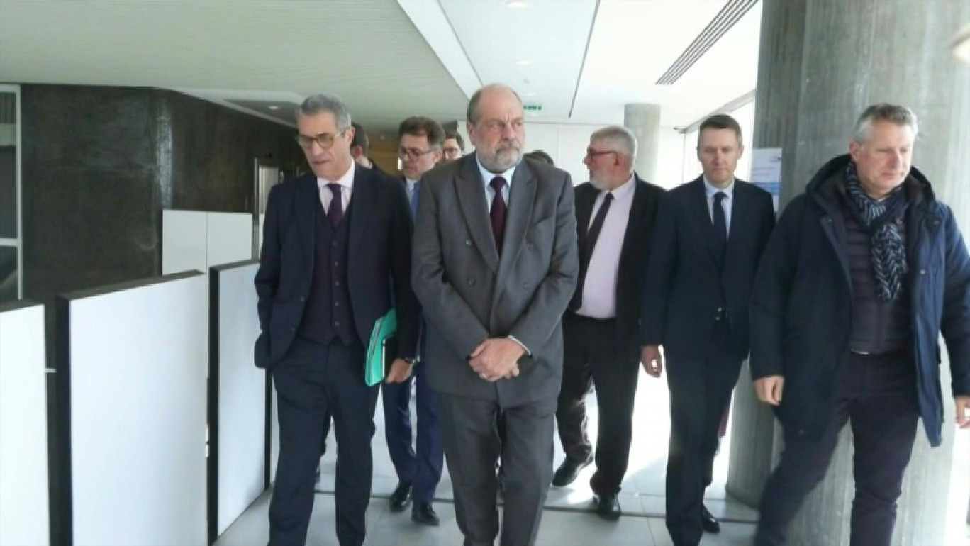 Pôle "cold cases": Dupond-Moretti promet un 4e juge d'instruction "à l'horizon 2025"