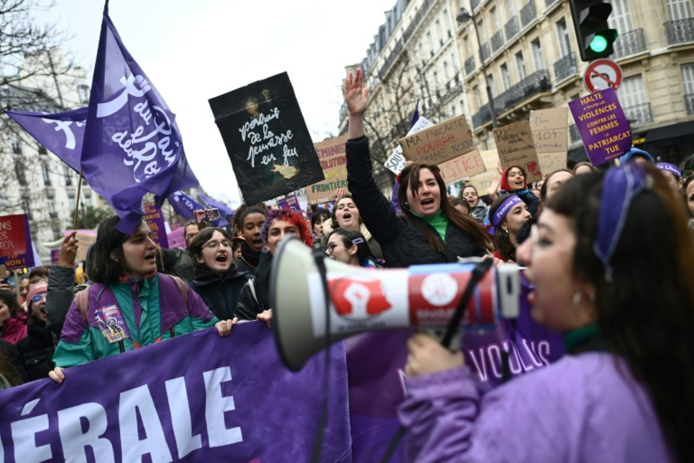 8-mars: des femmes manifestent pour leurs droits à travers la France