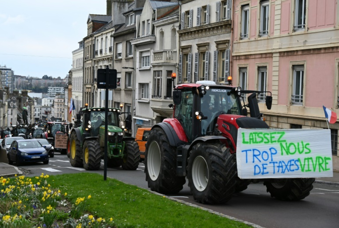 Pêcheurs et agriculteurs manifestent pour réclamer des simplifications administratives et de meilleurs revenus, le 9 mars 2024 à Boulogne-sur-Mer © BERNARD BARRON