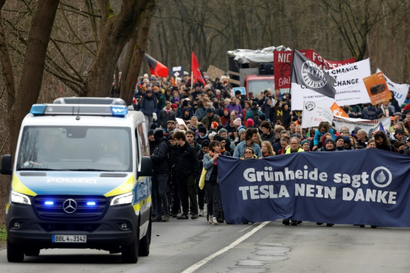 "Tesla non merci" : manifestation contre l'agrandissement de l'usine Tesla de Gruenheide, près de Berlin, le 10 mars 2024 © Odd ANDERSEN