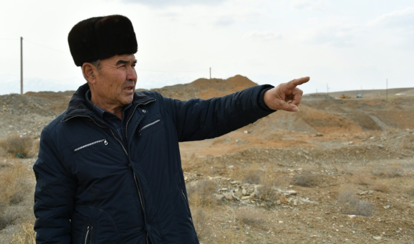 Le fermier Erkin Karchiev à Soykechar, village en Ouzbékistan où est extrait de l'or, le 6 mars 2024 © VYACHESLAV OSELEDKO