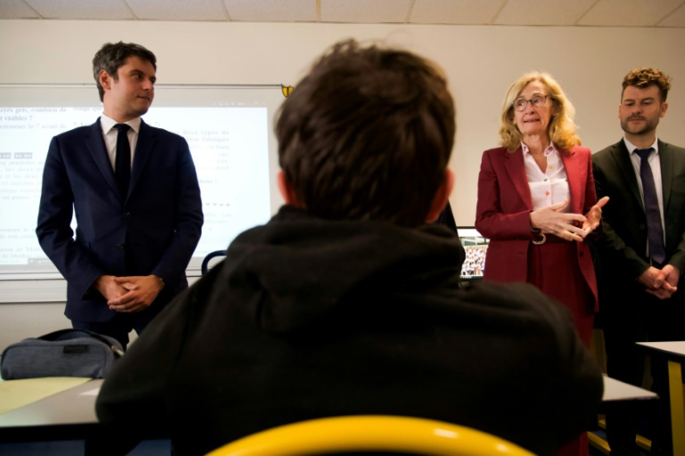 Le Premier ministre Gabriel Attal et la ministre de l'Education Nicole Belloubet, en visite dans un collège de Chartres, le 14 mars 2024 © GUILLAUME SOUVANT