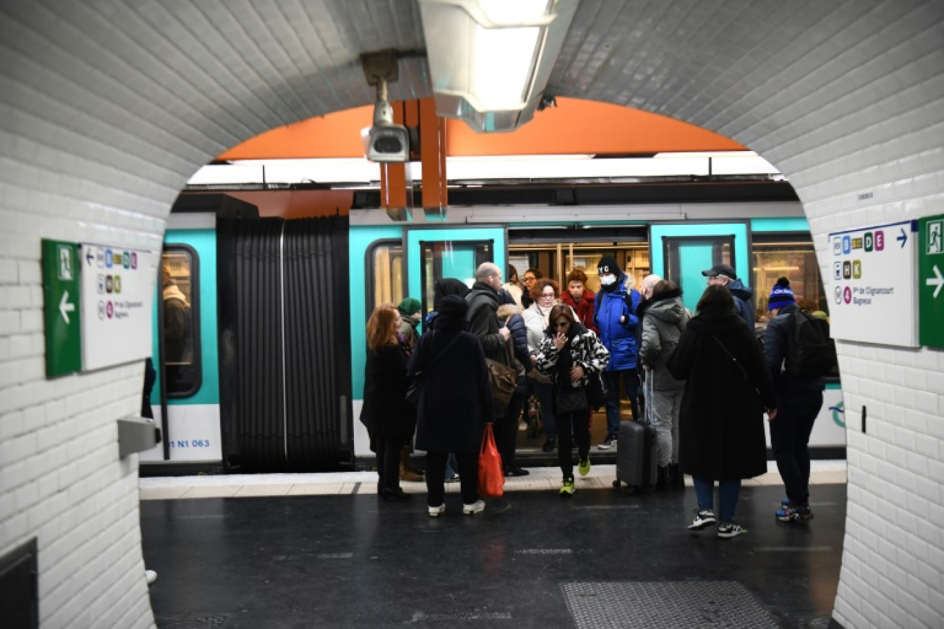 Dans une station du métro parisien, le 31 janvier 2023, lors d'un mouvement de grève contre la réforme des retraites © Christophe ARCHAMBAULT