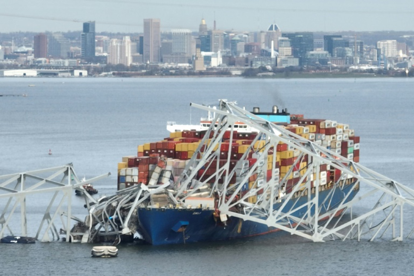 Les restes du pont Francis Scott Key, heurté par un porte-conteneurs, à Baltimore (Maryland), le 26 mars 2024 © Jim WATSON