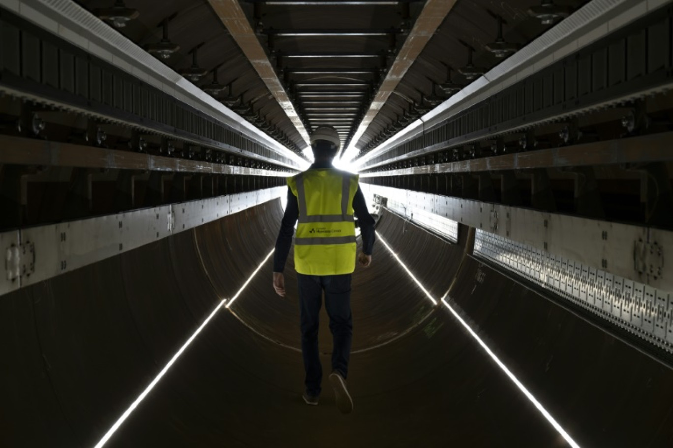 Grâce à la technologie hyperloop, les opérateurs espèrent que les passagers pourront un jour effectuer à bord de ce train du futur le voyage d'Amsterdam à Barcelone en quelques heures © Nick Gammon