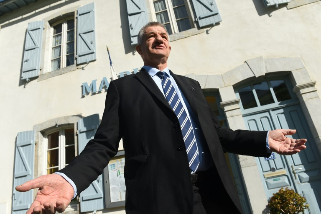 Le candidat à la présidentielle du Parti ruraliste Résistances ! Jean Lassalle lors du premier tour de l'élection présidentielle à Lourdios-Ichères dans les Pyrénées-Atlantiques, le 10 avril 2022 © GAIZKA IROZ