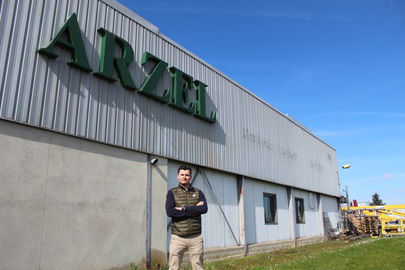 Pierrick Demonceaux, 28 ans, est le Directeur général de la menuiserie aluminium Arzel à Château-Thierry.