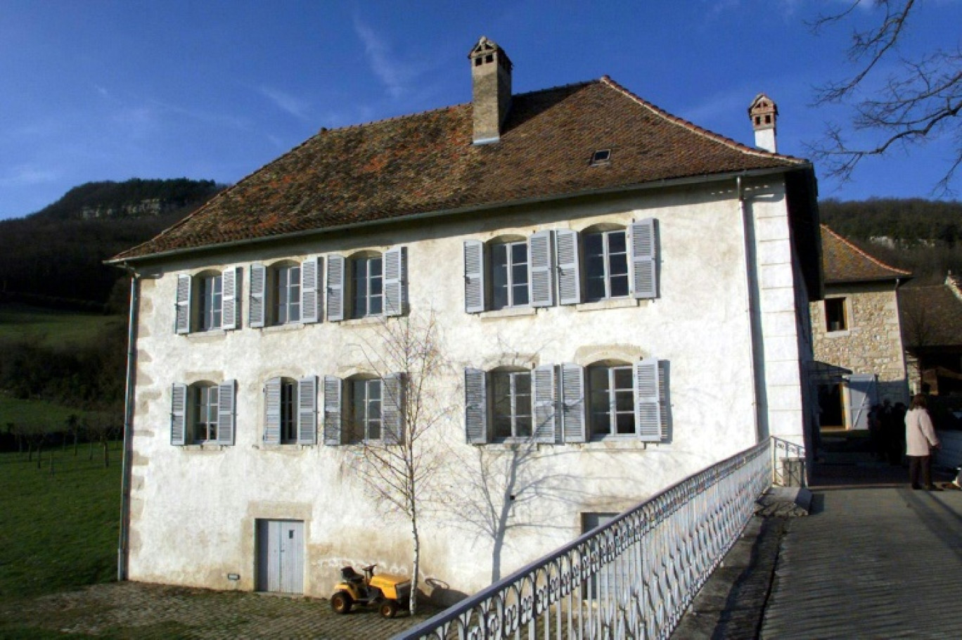 La Maison-Musée-Mémorial d'Izieu, le 16 mars 2000, où 44 enfants juifs et leurs 7 professeurs furent emmenés et déportés, le 6 avril 1944, par la Gestapo de Lyon vers les camps d'extermination d'Auschwitz © ERIC CABANIS