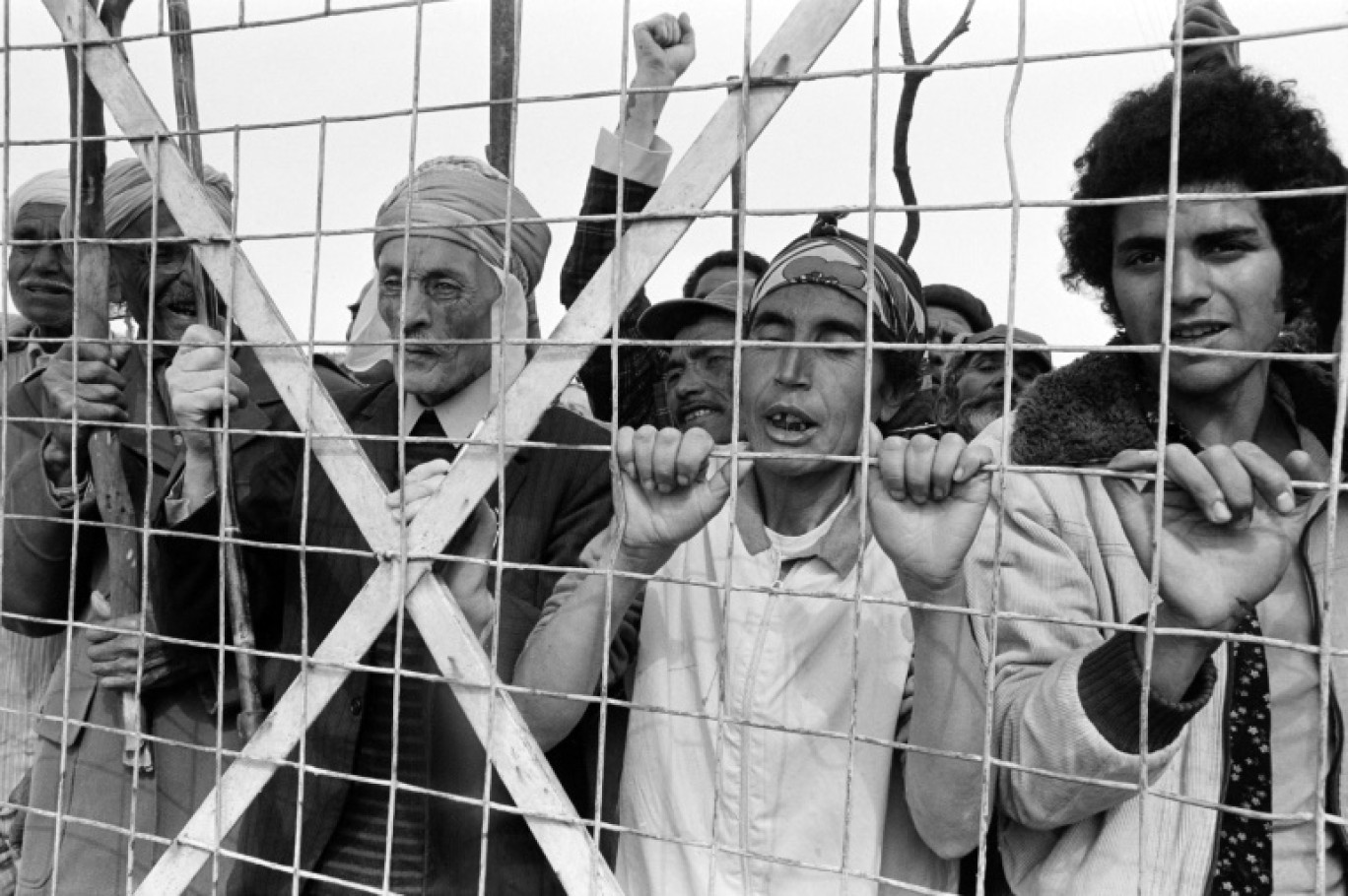 Un vétéran hrki et des membres d'une famille rapatriés d'Algérie à Salses-le-Château, dans les Pyrénées-Orientales, le 19 mars 2019 © RAYMOND ROIG