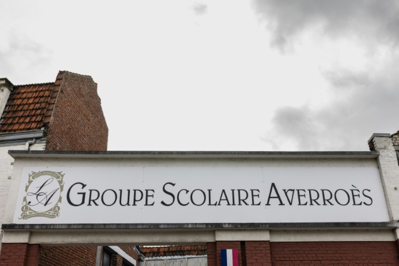 La direction du lycée lillois Averroès, principal établissement secondaire musulman de France, a affirmé samedi lors d'un rassemblement être en mesure d'assurer la rentrée 2024 malgré la rupture du contrat avec l'Etat © Sameer Al-DOUMY