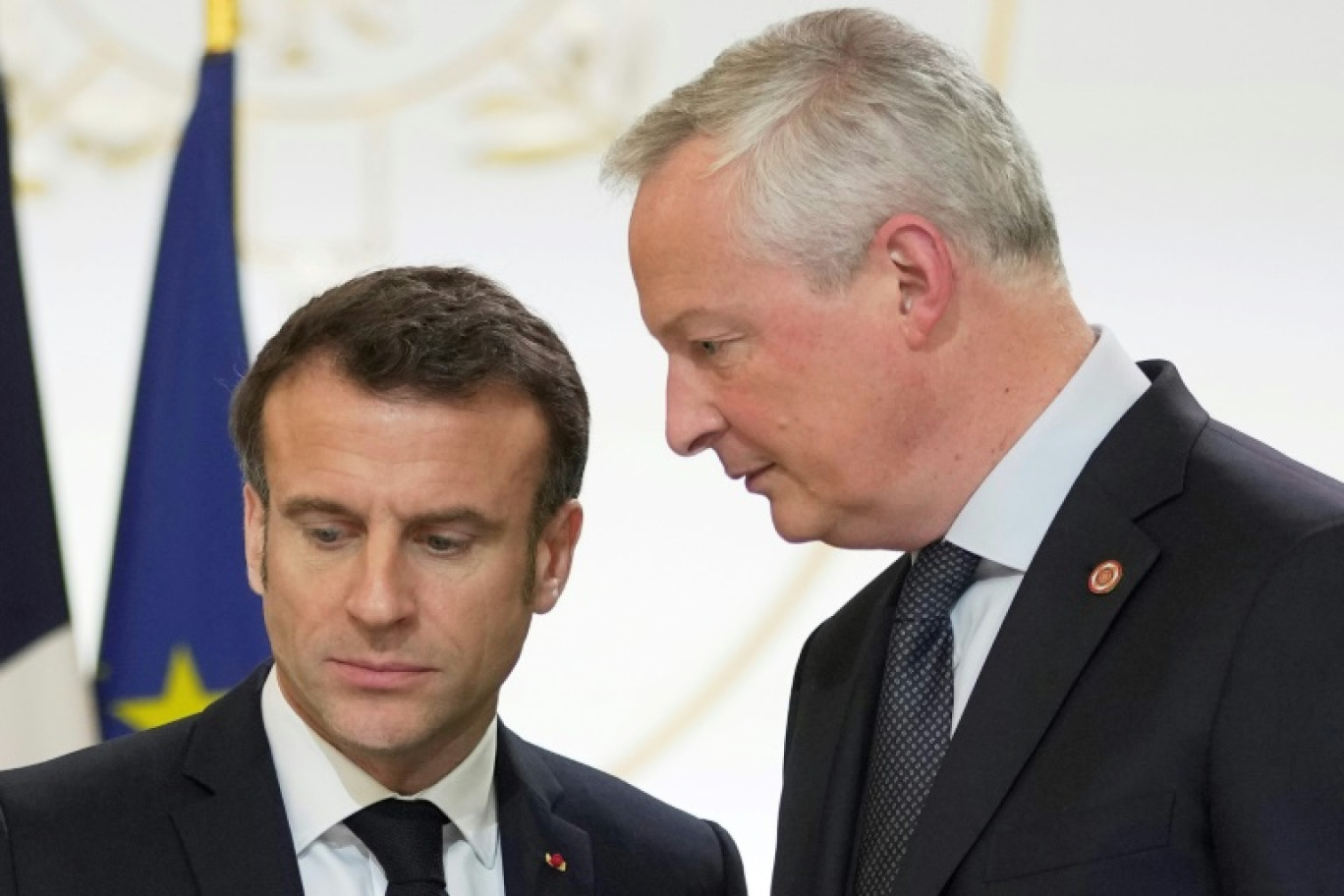 Le président Emmanuel Macron et le ministre des Finances Bruno Le Maire à l'Elysée, le 10 mars 2023 à Paris © Kin Cheung