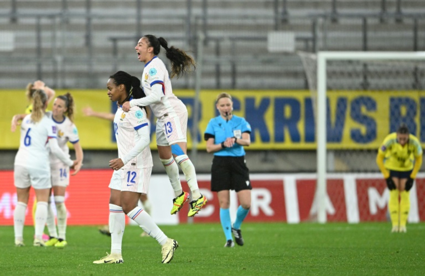 Les Bleues exultent après leur premier succès en Suède en qualifications à l'Euro, le 9 avril 2024 à Göteborg © Jonathan NACKSTRAND