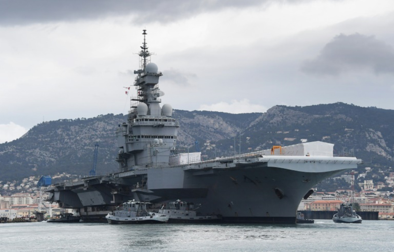 Le porte-avions Charles de Gaulle à Toulon le 8 février 2017 © ANNE-CHRISTINE POUJOULAT