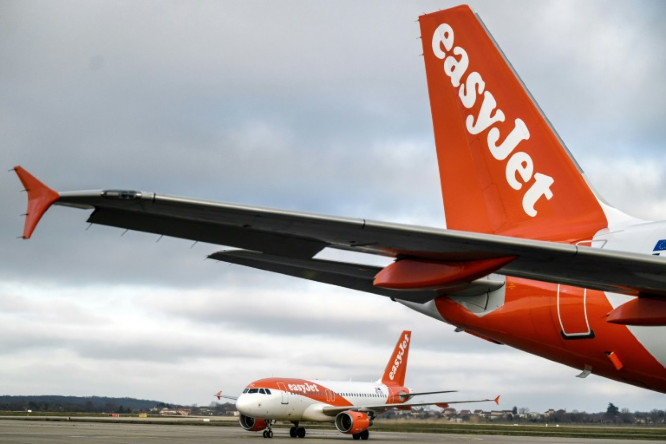 La compagnie aérienne britannique Easyjet a annoncé lundi suspendre ses vols "à destination et en provenance de Tel Aviv", à l'heure où le monde attend la réponse d'Israël à l'attaque sans précédent menée par l'Iran dans la nuit de samedi à dimanche © JEFF PACHOUD